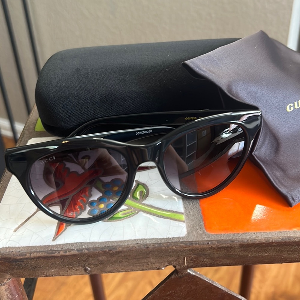 NWT GUCCI SUNGLASSES